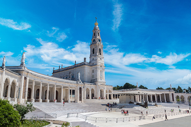 Fátima Sanctuary in Portugal, one of the world’s most important pilgrimage sites to the Virgin Mary, featured in the Fátima, Batalha, Nazaré & Óbidos Private Day Tour by Lux Motion.